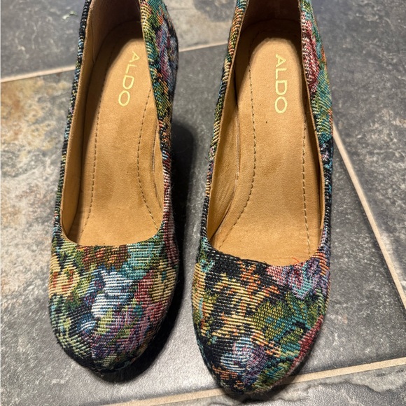Aldo Wedges. Size 7 - Picture 15 of 16